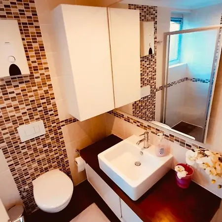 Agora Paradise Apartment