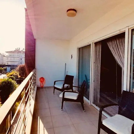 Agora Paradise * Side