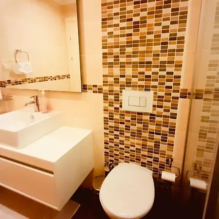 Agora Paradise Apartament *